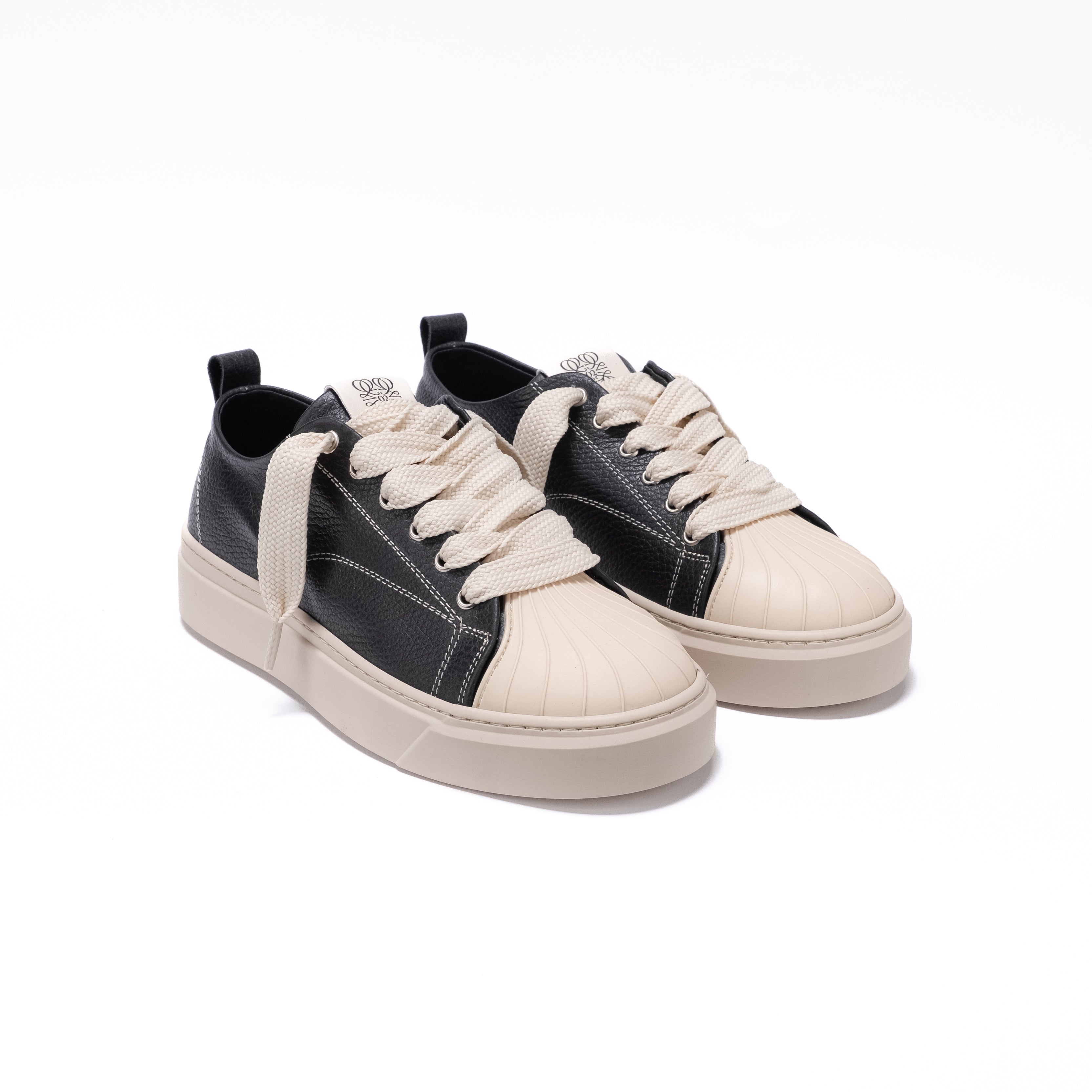 SORRENTO - Sneaker Bassa in Pelle Bottolata con Punta in Gomma – Nero
