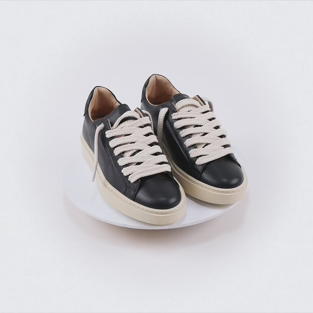 PANAREA - Sneaker Essenziale in Pelle Bottolata - Nero